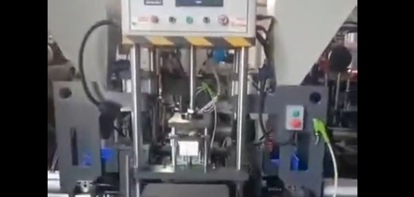 自動射芯機